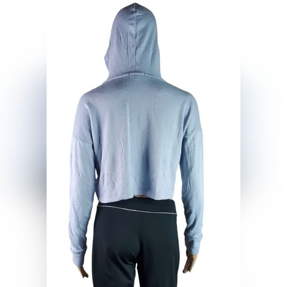 NWT Beyond Yoga Powder Blue Cropped Hoodie Sweatshirt - Picture 2 of 8